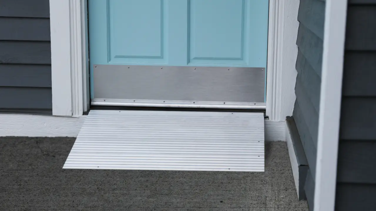 EZ-ACCESS TRANSITIONS® Modular Entry Ramps